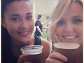 Gemma Forsyth y Brooke en el rodaje Mako Mermaids