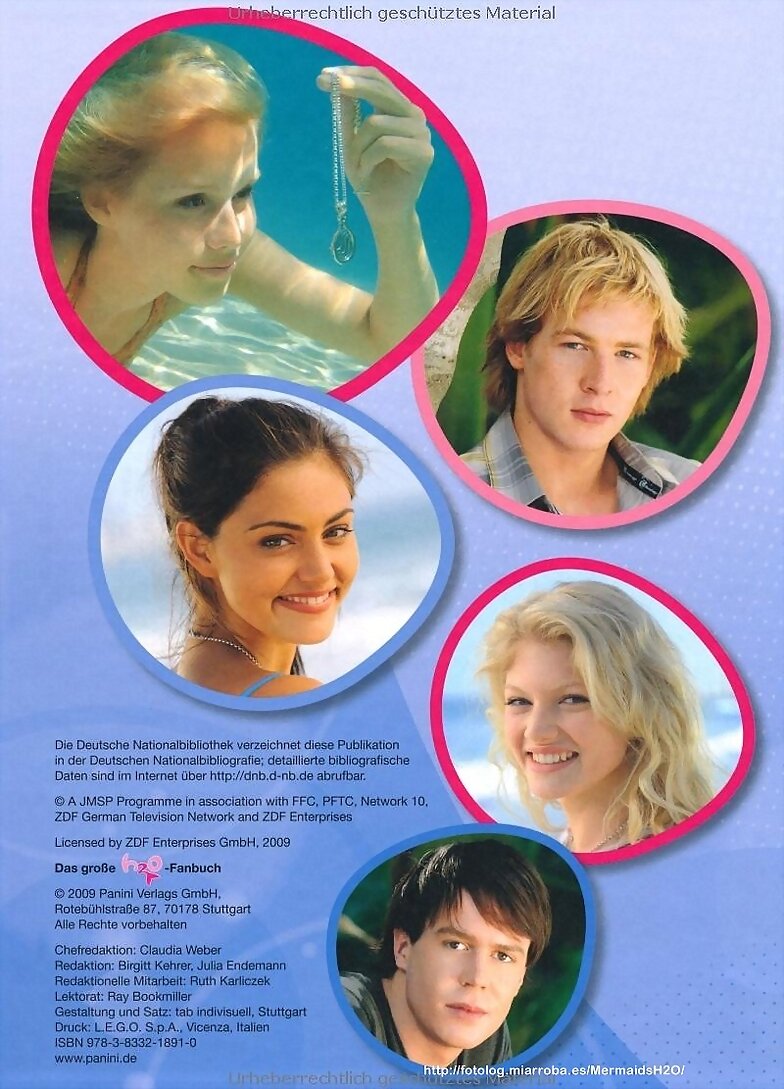 Página de revista H2O Just Add Water en otro país