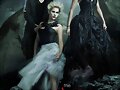 Claire Holt como Rebekah en The Vampire Diaries