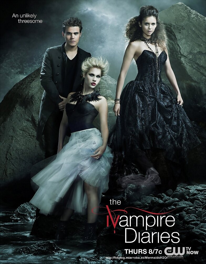 Claire Holt como Rebekah en The Vampire Diaries