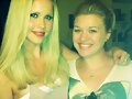 Claire Holt con una visita en The Vampire Diaries