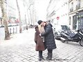 Abby Tonkin y la madre de Phoebe Tonkin en Par&iacute;s