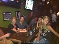 Claire Holt con amigos