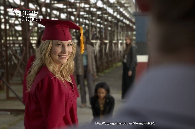 Crónicas Vampíricas 4x23 Graduation