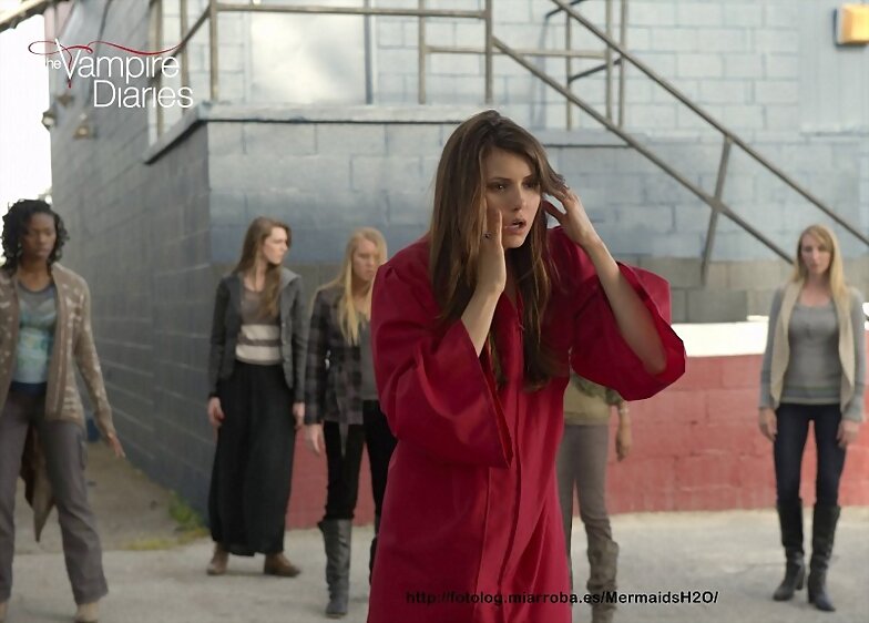 Crónicas Vampíricas 4x23 Graduation