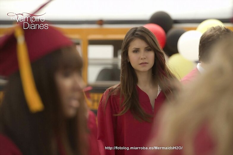 Crónicas Vampíricas 4x23 Graduation