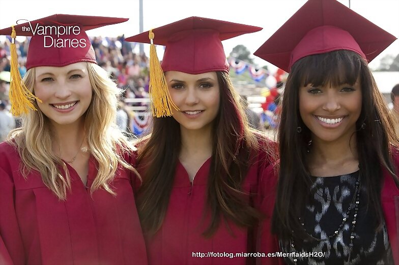 Crónicas Vampíricas 4x23 Graduation