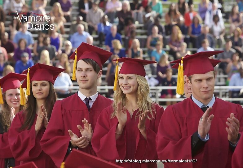 Crónicas Vampíricas 4x23 Graduation | SINOPSIS