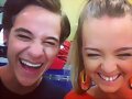 Cleo Massey con un amigo