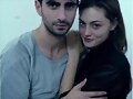 Phoebe Tonkin con un amigo