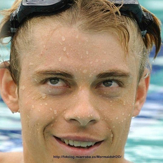 Luke Mitchell (Will en H2O)