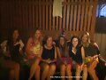 Cleo Massey con sus amigas