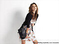 Phoebe Tonkin modelo