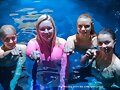 Erin Miller de visita en el set de Mako Mermaids