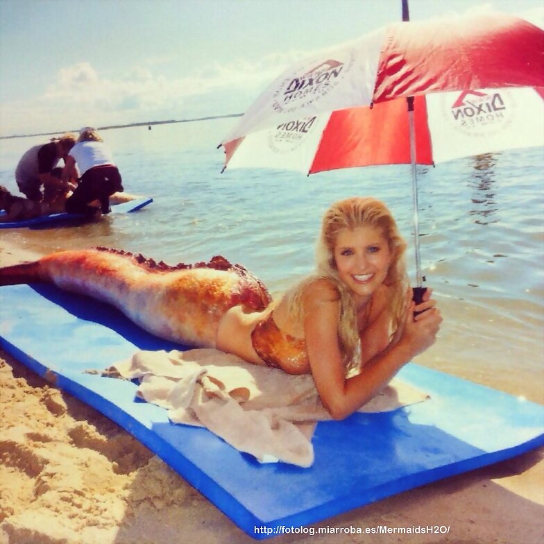 BTS Amy Ruffle (Sirena) en el set de Mako Mermaids
