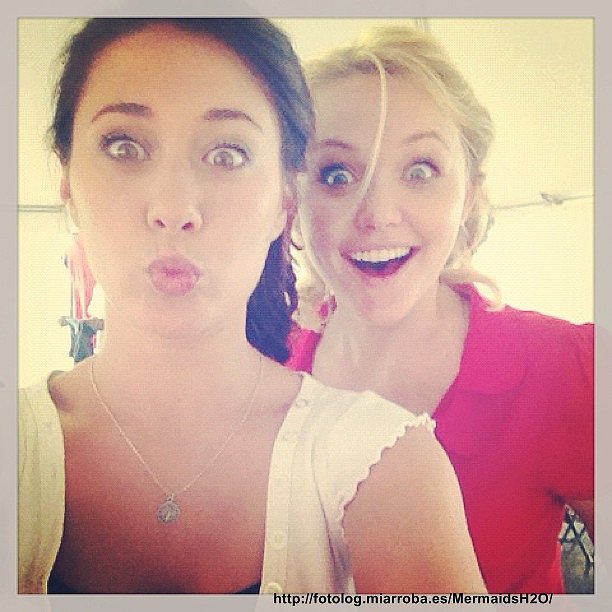 Gemma Forsyth y Brooke Lee en el set Mako Mermaids