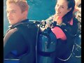 Dominic Deutscher y Gemma Forsyth en el set