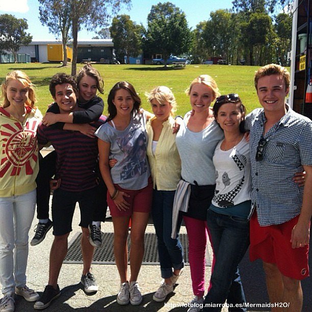 El cast de Mako Mermaids