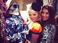 Brooke Lee y Gemma Forsyth en el set Mako Mermaids