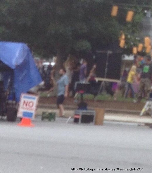 BTS de Claire Holt en el set del 5x01 de TVD