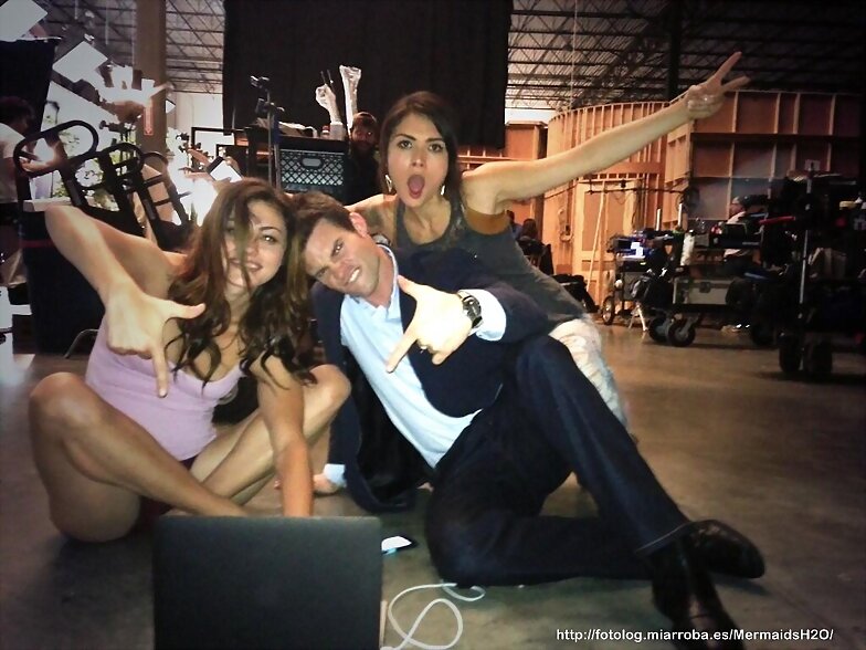 Phoebe Tonkin en el set de The Originals