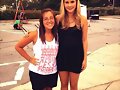 Claire Holt con fans en el set de The Originals