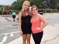 Claire Holt con fans en el set de The Originals