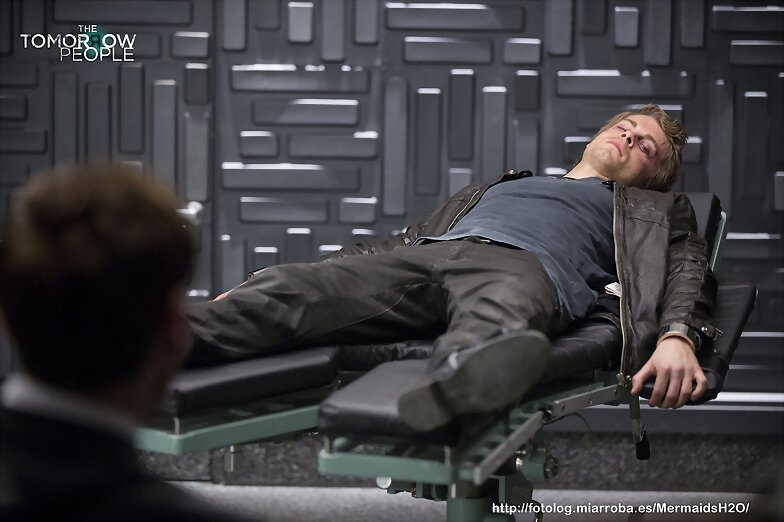 The Tomorrow People 1x09 Death's Door