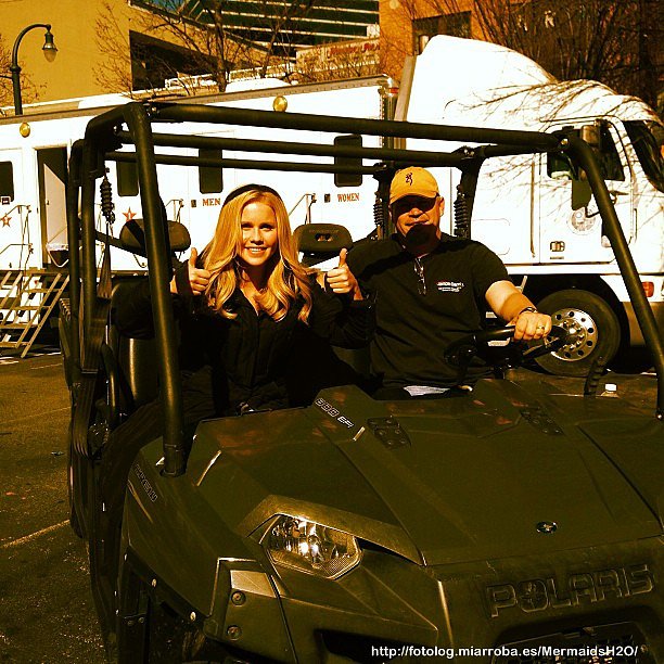 Claire Holt en el set de The Vampire Diaries T4