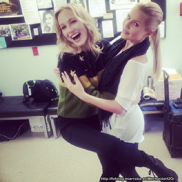 Claire Holt en el set de The Vampire Diaries T4