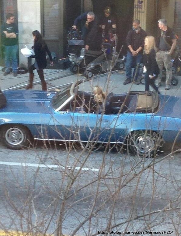 Claire Holt en el set de The Vampire Diaries T4