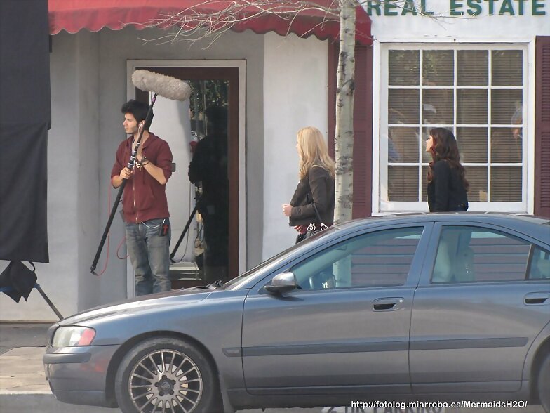 Claire Holt en el set de The Vampire Diaries T4