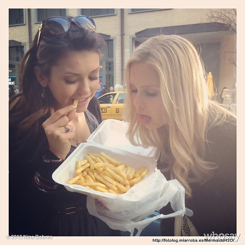 Claire Holt en el set de The Vampire Diaries T4