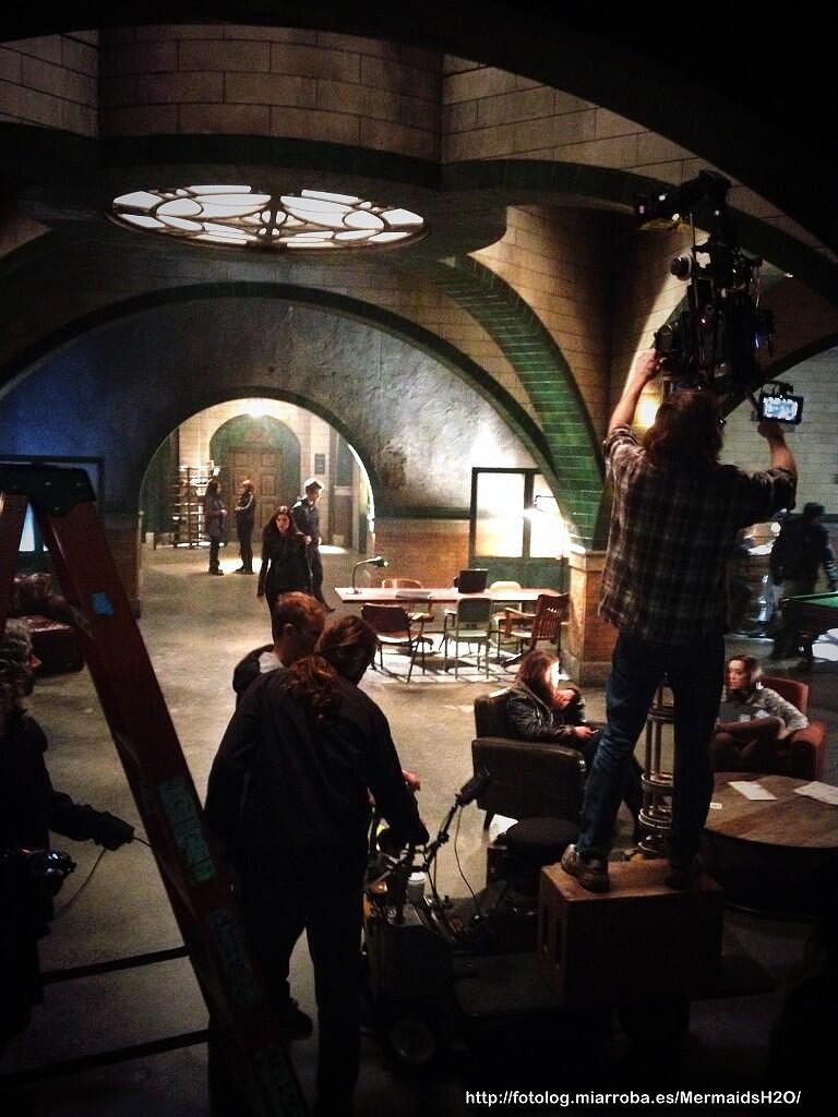 BTS de Luke Mitchell en The Tomorrow People
