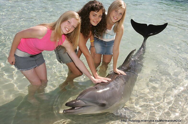 H2O Just Add Water: Cariba, Phoebe y Claire