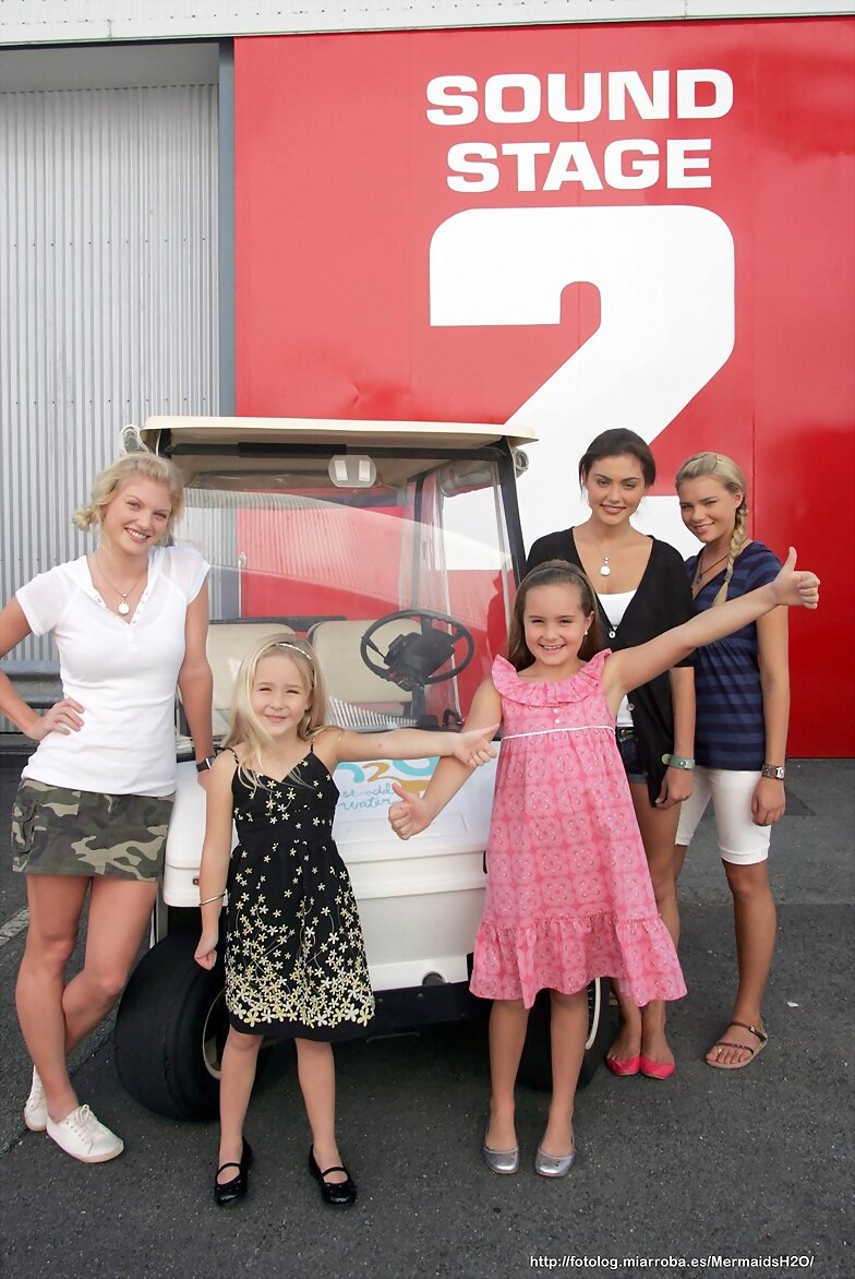 H2O Just Add Water 3: Cariba, Phoebe y Indiana