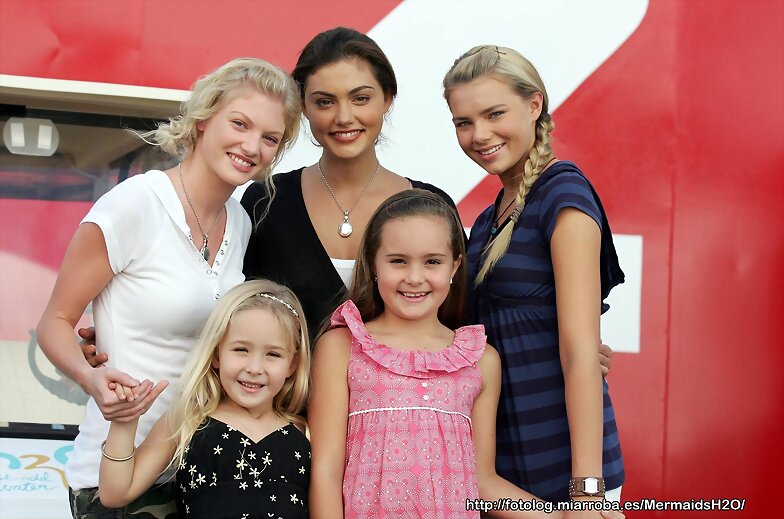 H2O Just Add Water 3: Cariba, Phoebe y Indiana