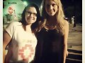 Claire Holt con fans en el set de The Originals