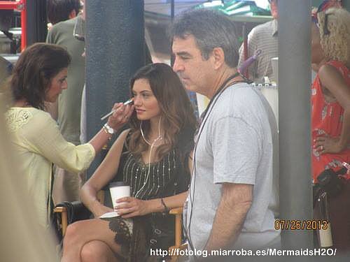 Phoebe Tonkin en el set de The Originals