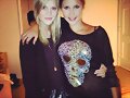 Claire Holt con su hermana peque&ntilde;a Madeline Holt
