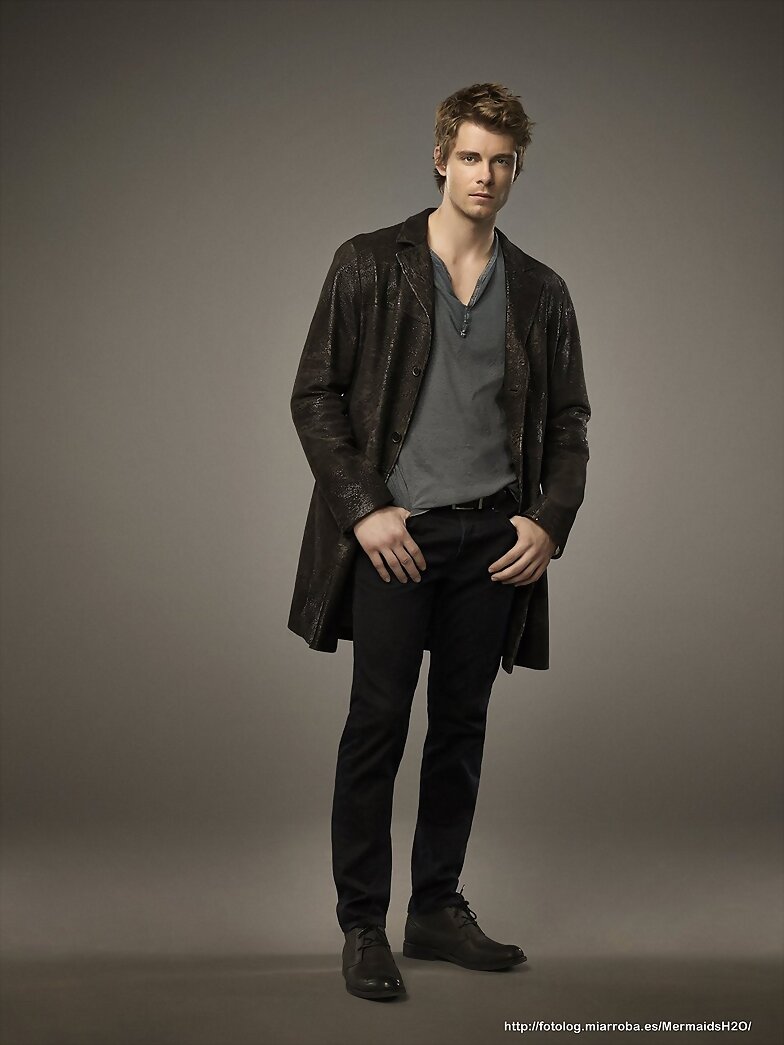 Promocional Luke Mitchell en The Tomorrow People