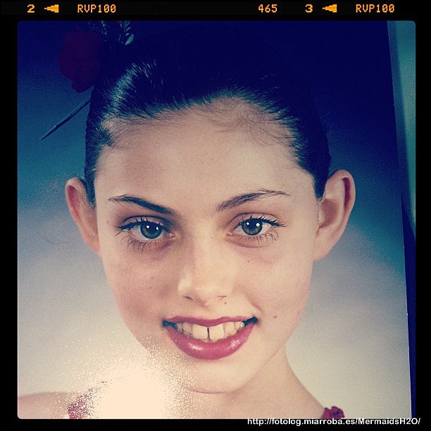 Phoebe Tonkin de pequeña