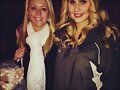 Claire Holt con fans en el set de The Originals