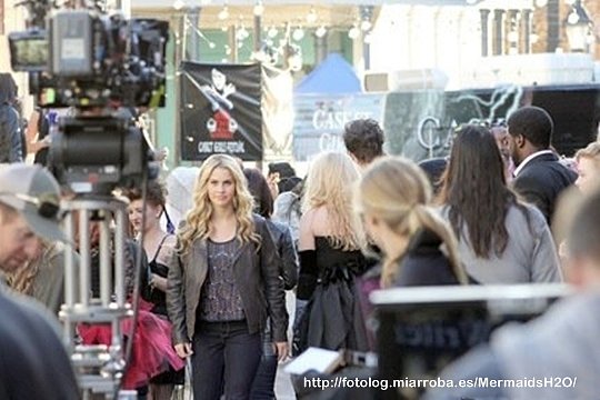 Behind the scenes Claire Holt en The Originals