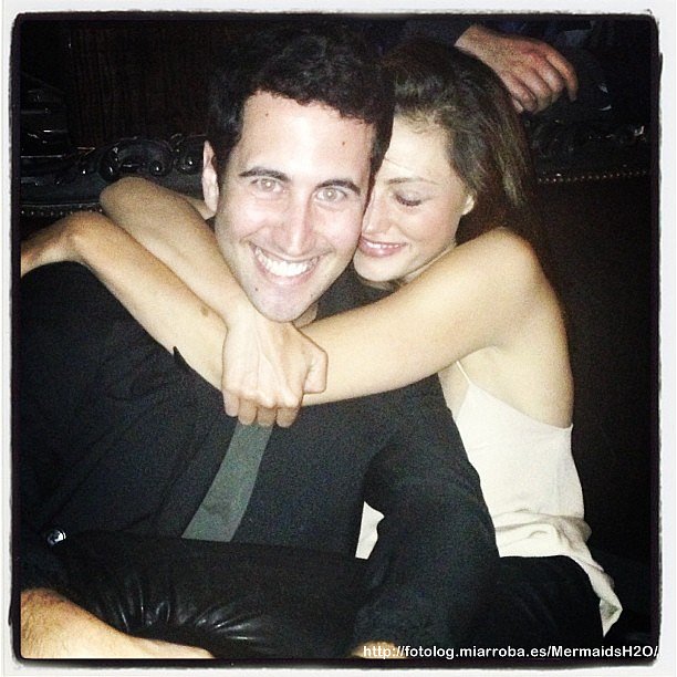Phoebe Tonkin con su amigo Izak Rappaport
