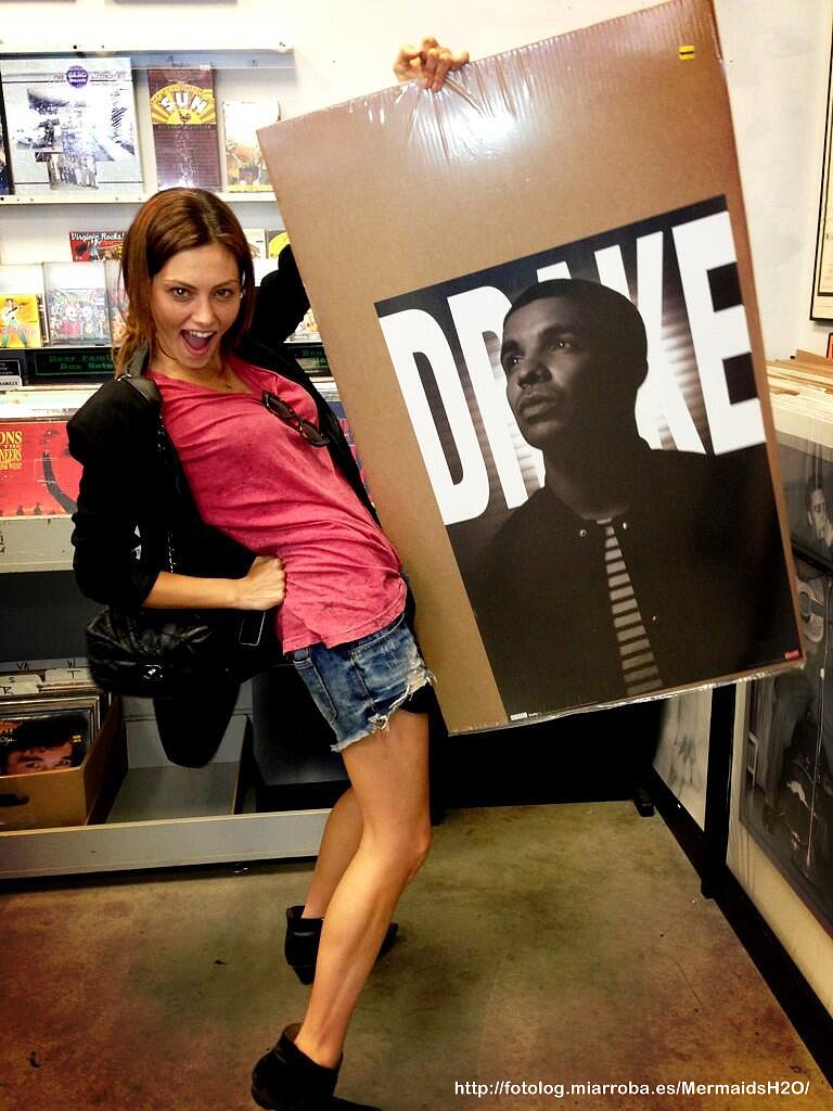Phoebe Tonkin