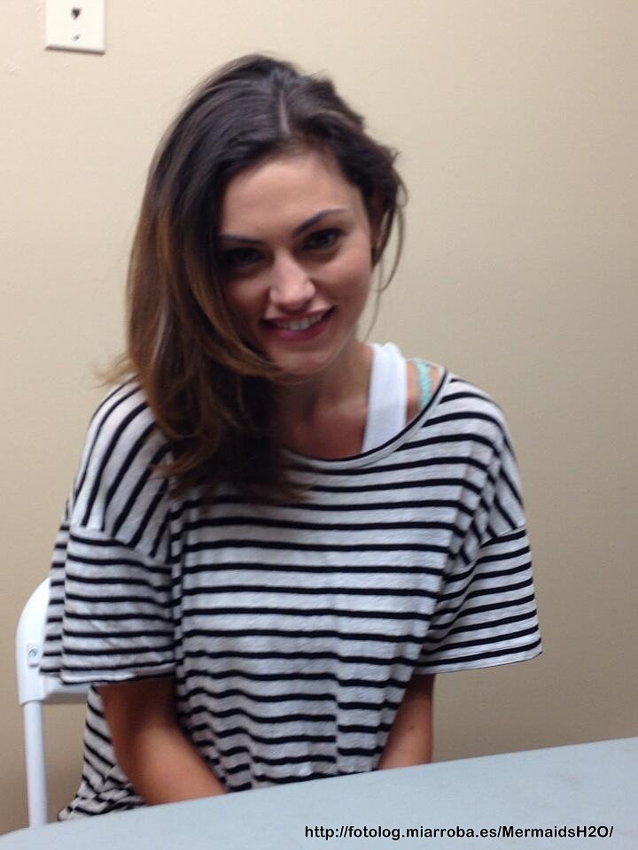 Phoebe Tonkin en el set de The Originals
