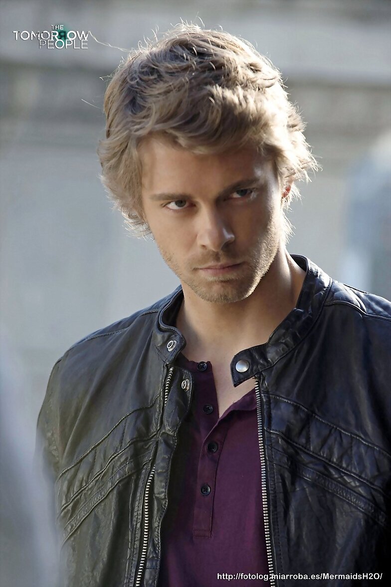 The Tomorrow People 1x16 Superhero | SINOPSIS
