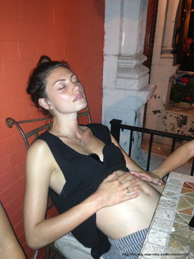 Phoebe Tonkin de broma practic- para The Originals