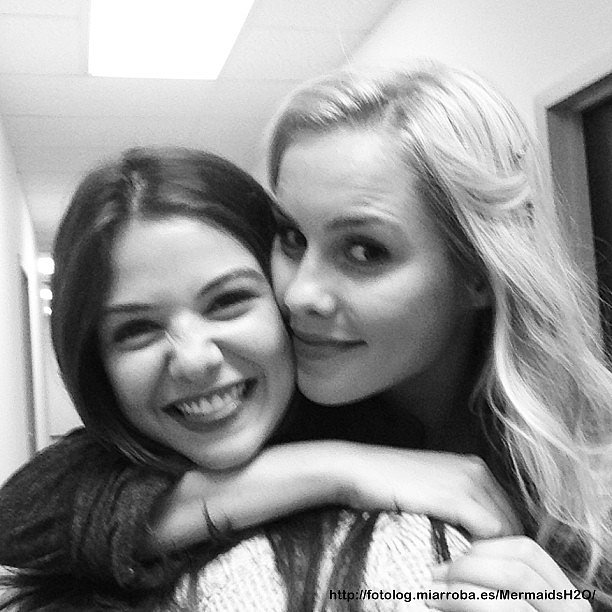 Claire Holt y Danielle Campbell en The Originals